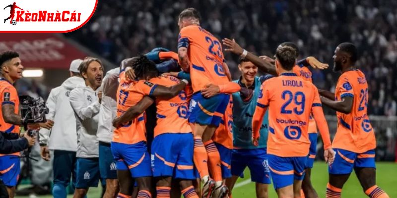 Marseille vs Lyon có màn trình diễn đối lập